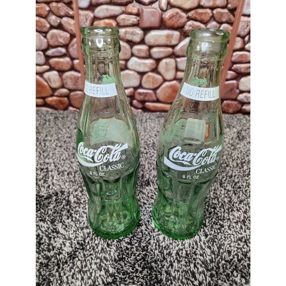 2 Vintage Christmas 8 oz Green Glass Coke SEASONS GREETINGS Commemorative Bottle - Picture 3 of 5